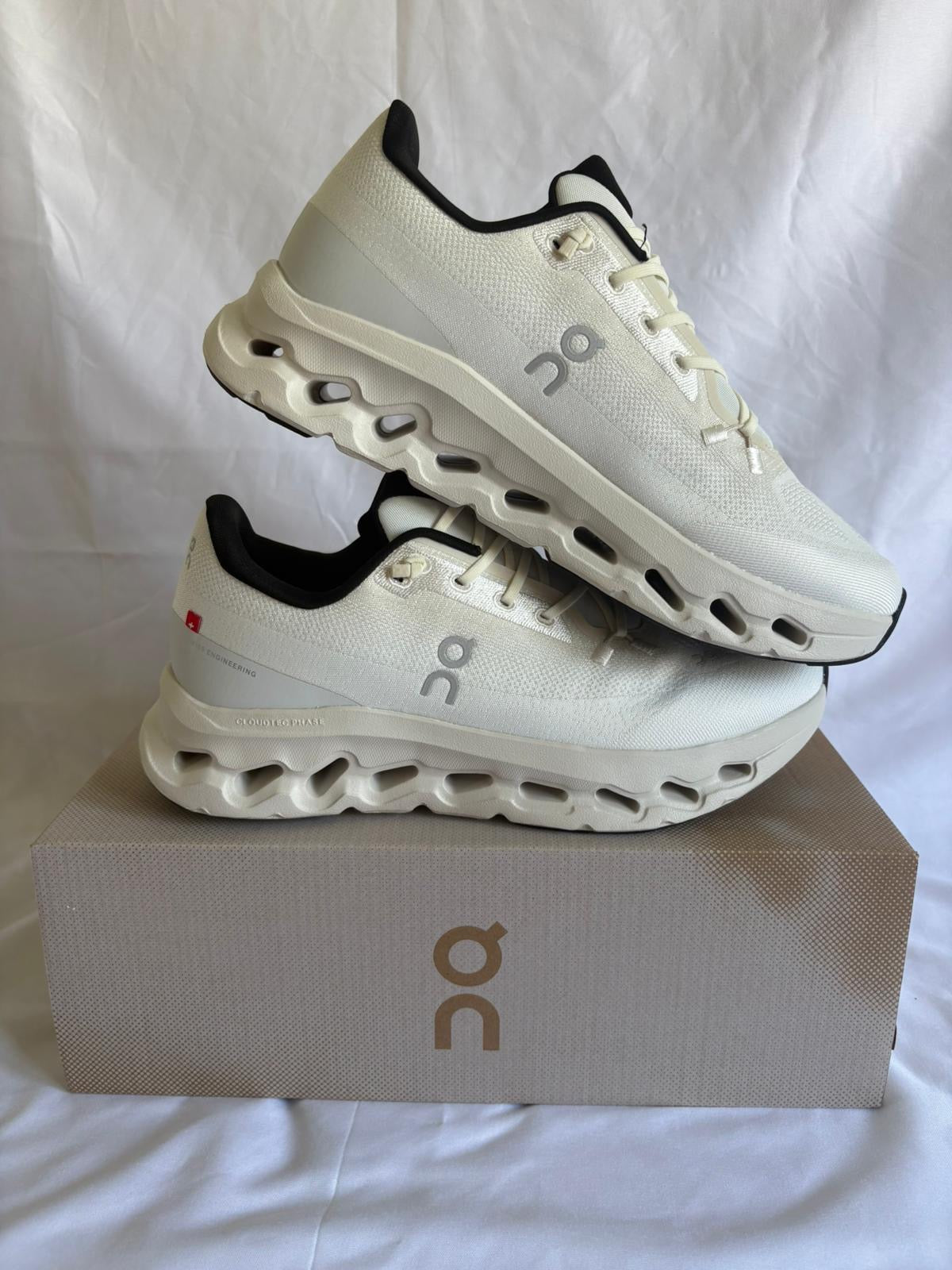 On Cloud Runner — White